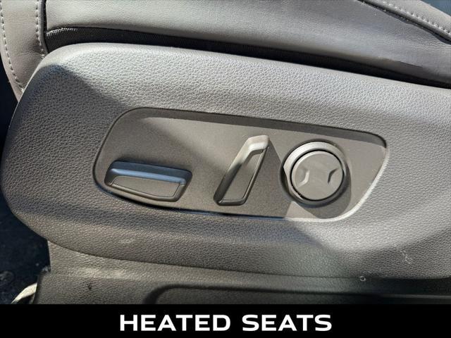 used 2022 Kia Carnival car, priced at $20,000