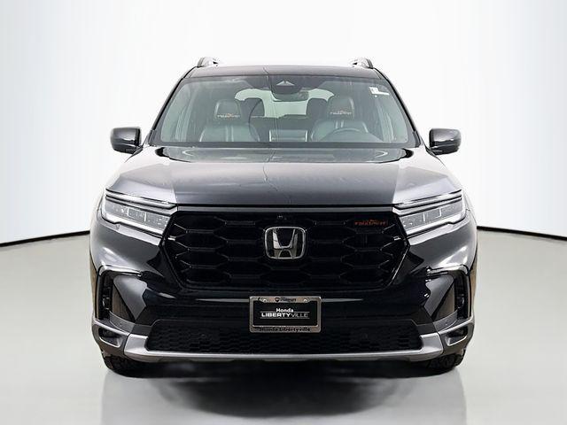 new 2025 Honda Pilot car, priced at $50,795