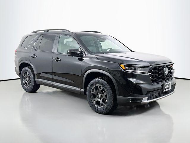 new 2025 Honda Pilot car, priced at $50,795