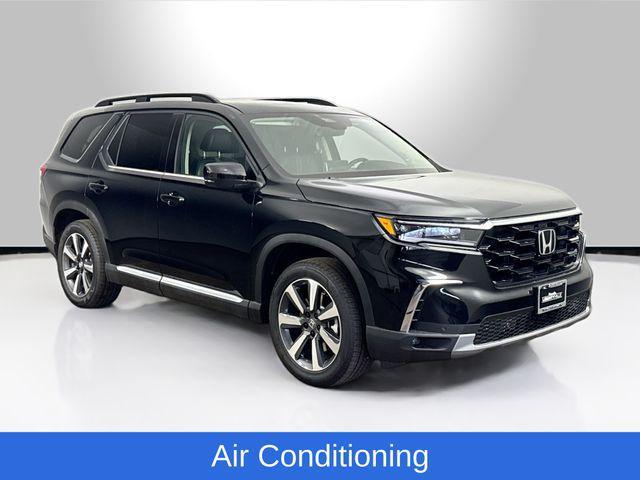 new 2025 Honda Pilot car, priced at $47,481