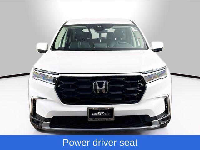 new 2025 Honda Pilot car, priced at $43,650