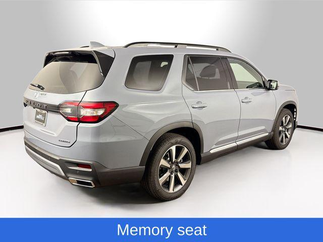 new 2025 Honda Pilot car, priced at $47,703