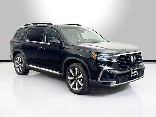 new 2025 Honda Pilot car, priced at $47,276
