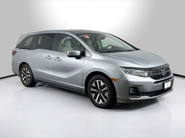 used 2025 Honda Odyssey car, priced at $37,910