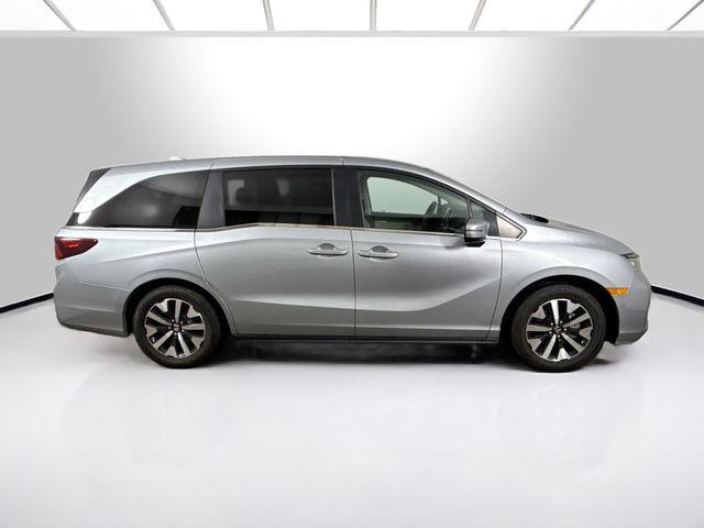 used 2025 Honda Odyssey car, priced at $37,910