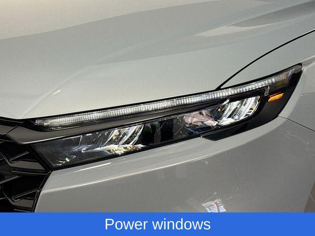 new 2025 Honda CR-V Hybrid car, priced at $41,250