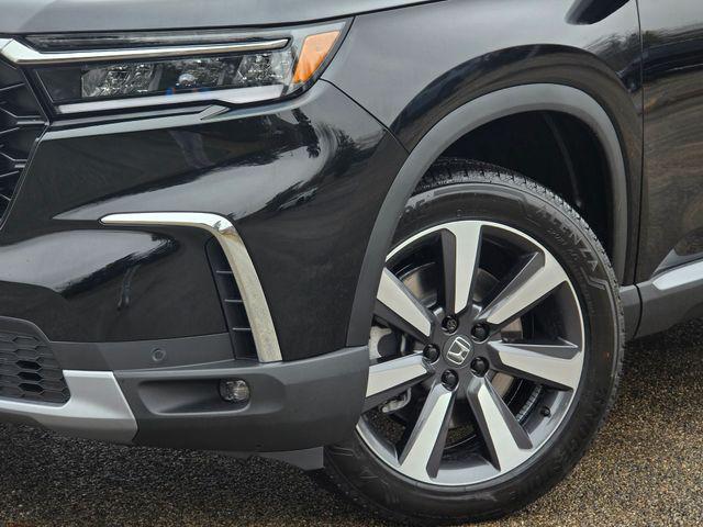 new 2025 Honda Pilot car, priced at $46,926