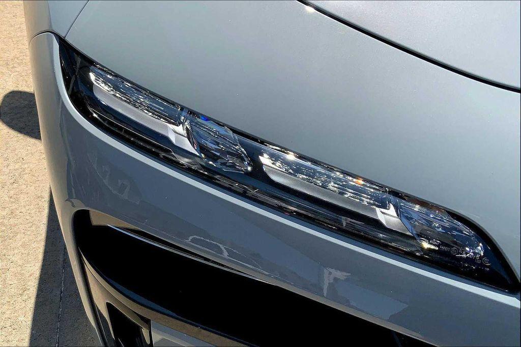 new 2025 BMW 760 car, priced at $140,350