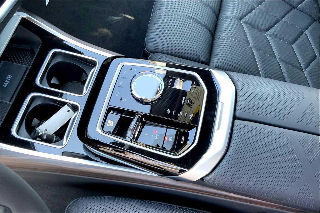 new 2025 BMW 760 car, priced at $140,350