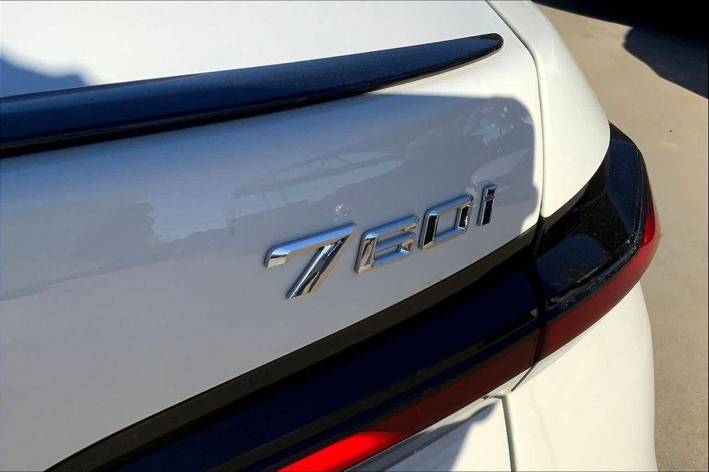 new 2025 BMW 760 car, priced at $121,974