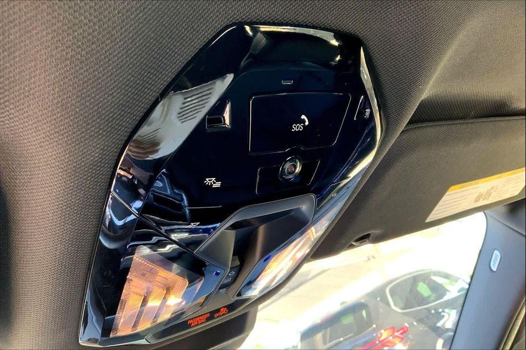 new 2025 BMW 760 car, priced at $121,974