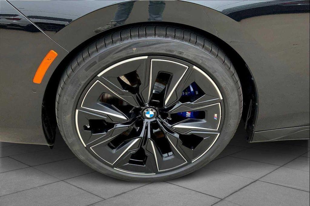 new 2025 BMW 760 car, priced at $129,980