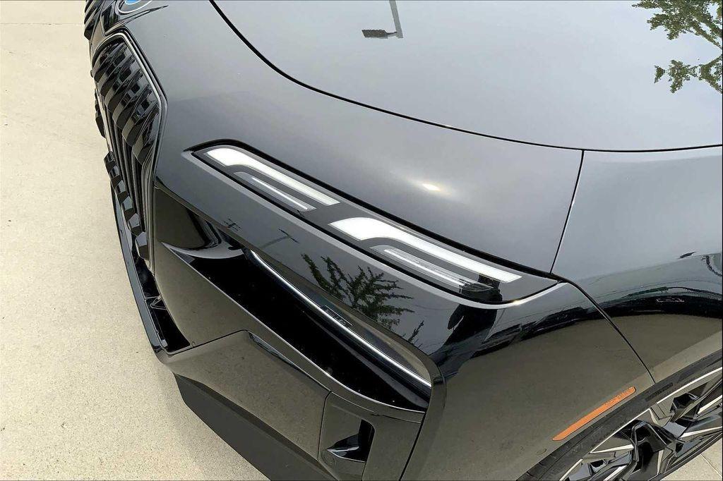 new 2025 BMW 760 car, priced at $129,980