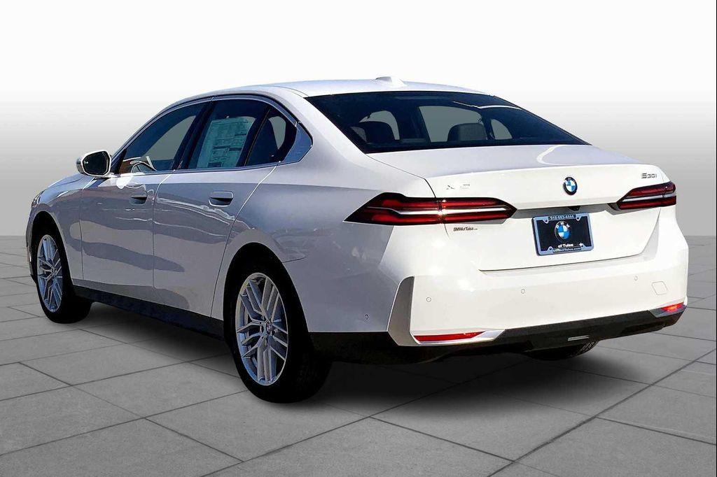new 2025 BMW 530 car, priced at $58,974