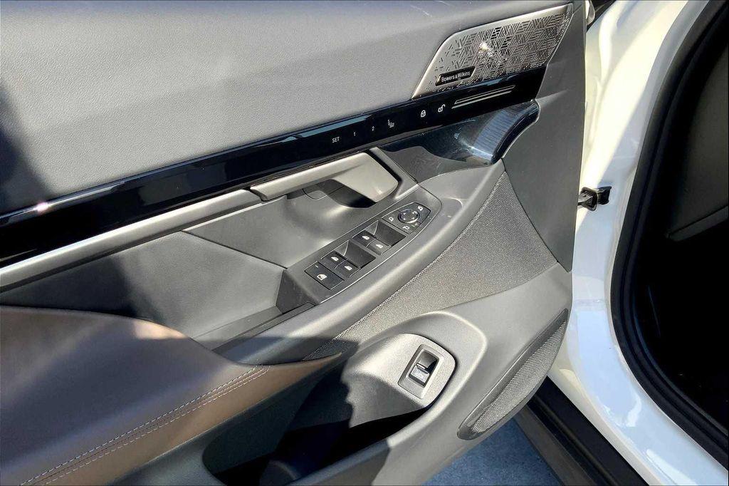 new 2025 BMW 530 car, priced at $58,974