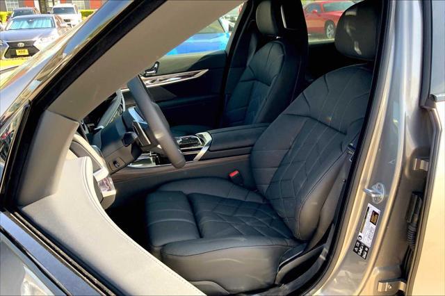 new 2025 BMW 760 car, priced at $132,600