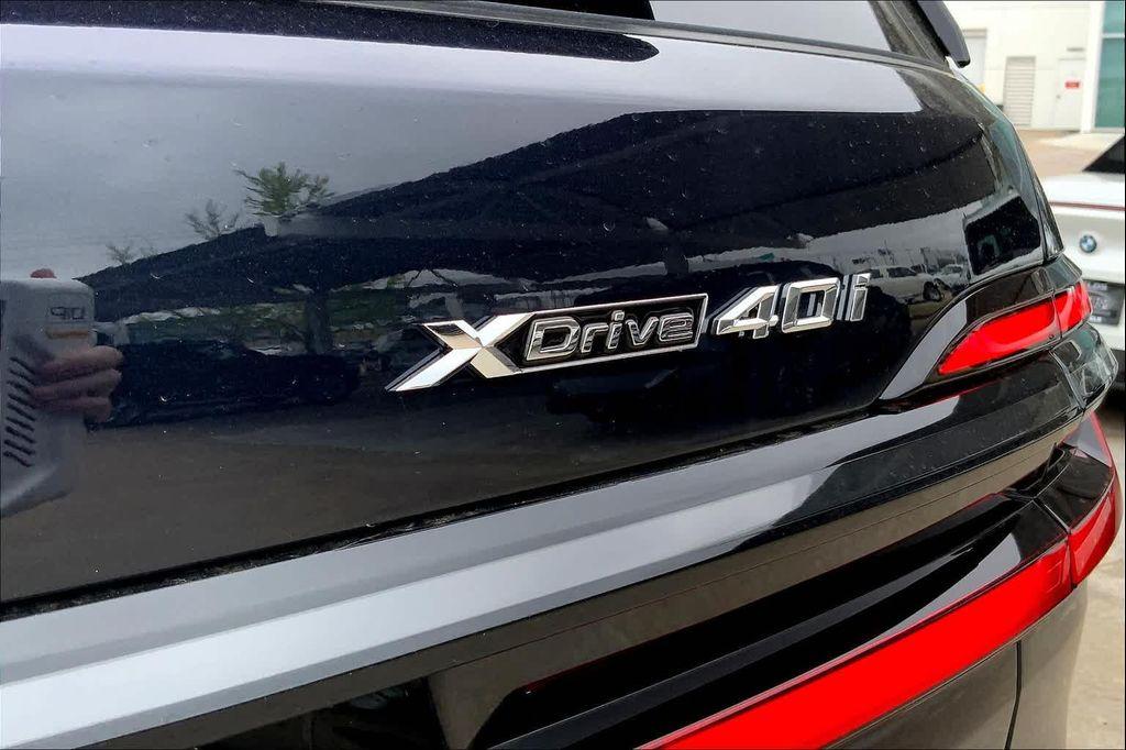 new 2025 BMW X7 car, priced at $91,990