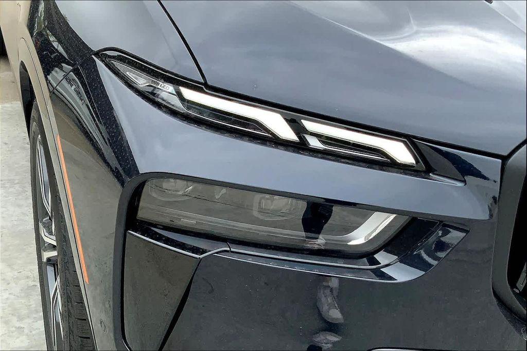 new 2025 BMW X7 car, priced at $91,990