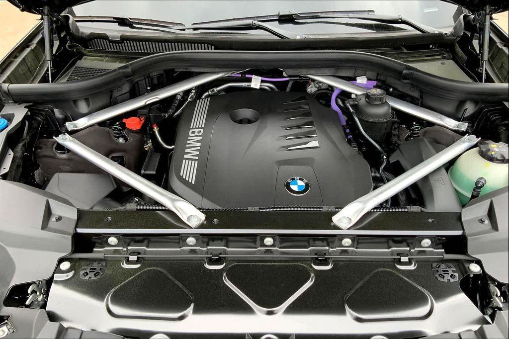 new 2025 BMW X7 car, priced at $91,990