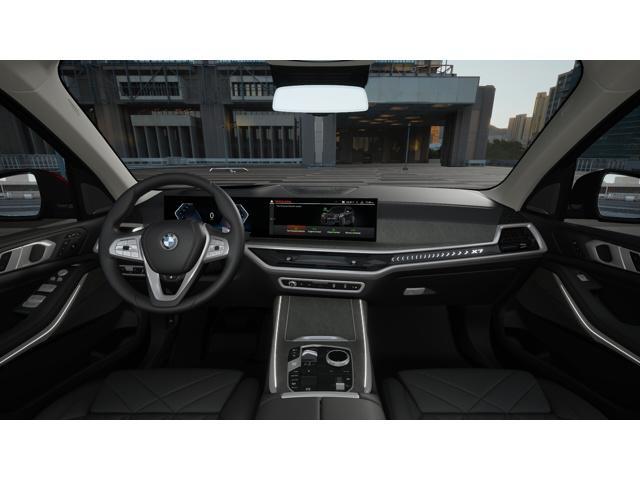 new 2025 BMW X7 car, priced at $93,060