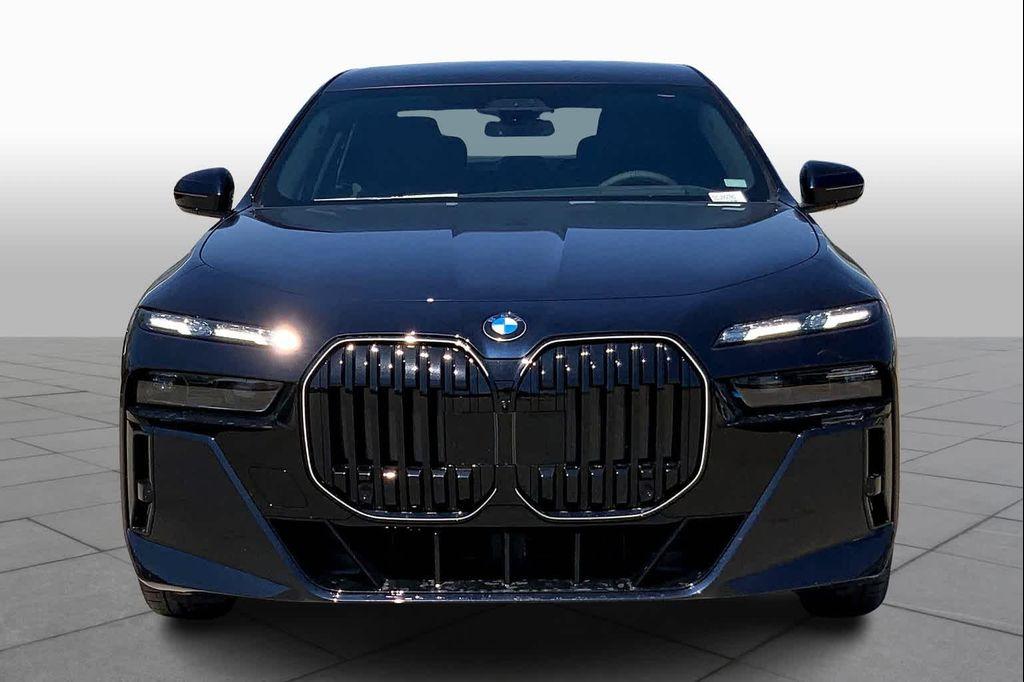 new 2025 BMW 760 car, priced at $133,990