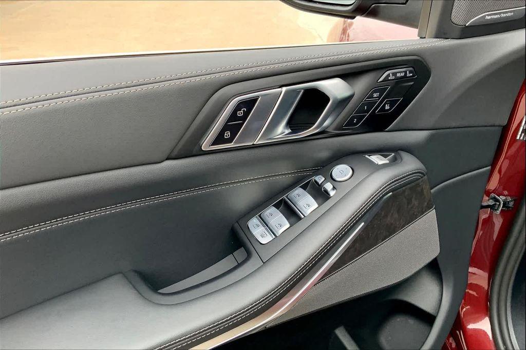 new 2025 BMW X7 car, priced at $82,990