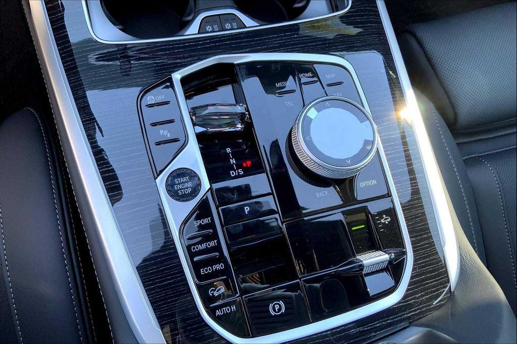 new 2026 BMW X7 car, priced at $121,135