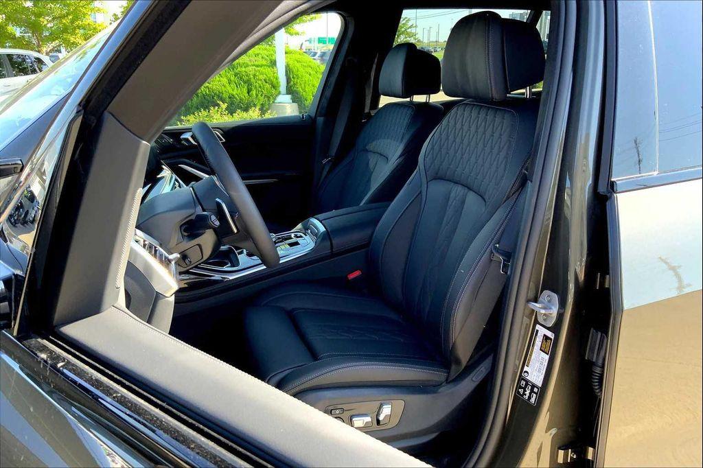 new 2026 BMW X7 car, priced at $121,135