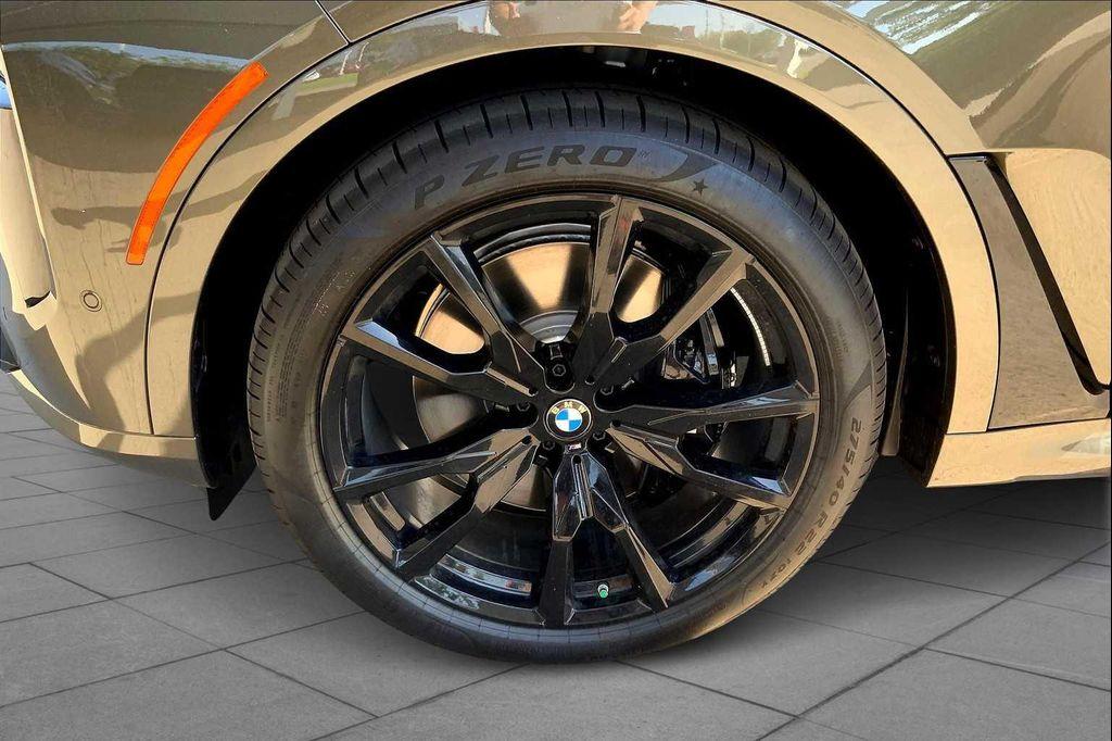 new 2026 BMW X7 car, priced at $121,135