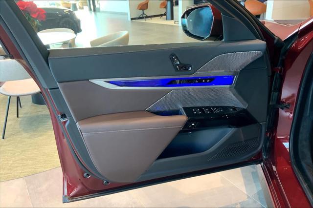 new 2025 BMW 760 car, priced at $131,500