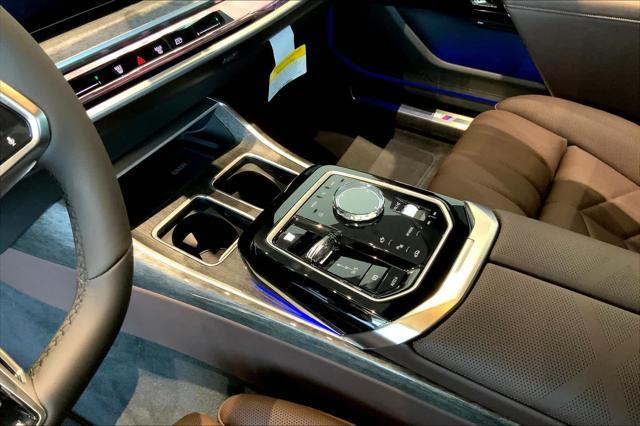 new 2025 BMW 760 car, priced at $131,500