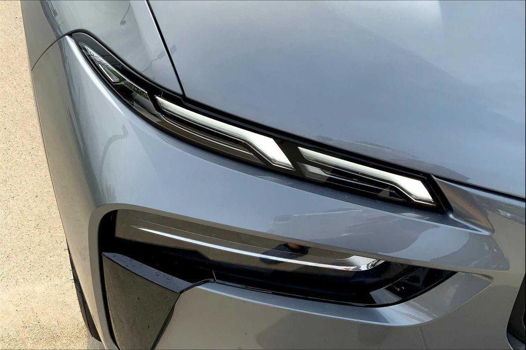 new 2026 BMW X7 car, priced at $120,955