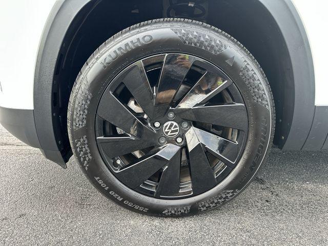 used 2024 Volkswagen Atlas Cross Sport car, priced at $33,278
