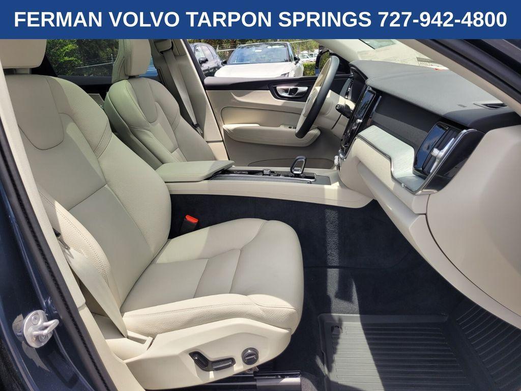 new 2025 Volvo XC60 car, priced at $55,725