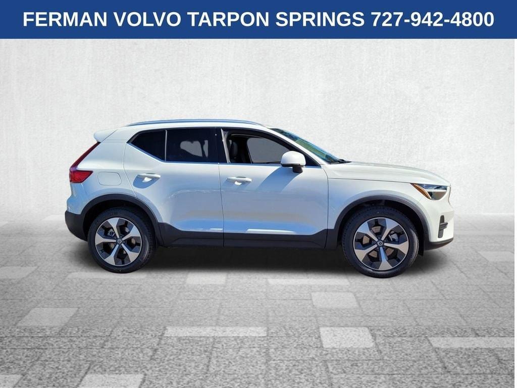 new 2025 Volvo XC40 car, priced at $46,015