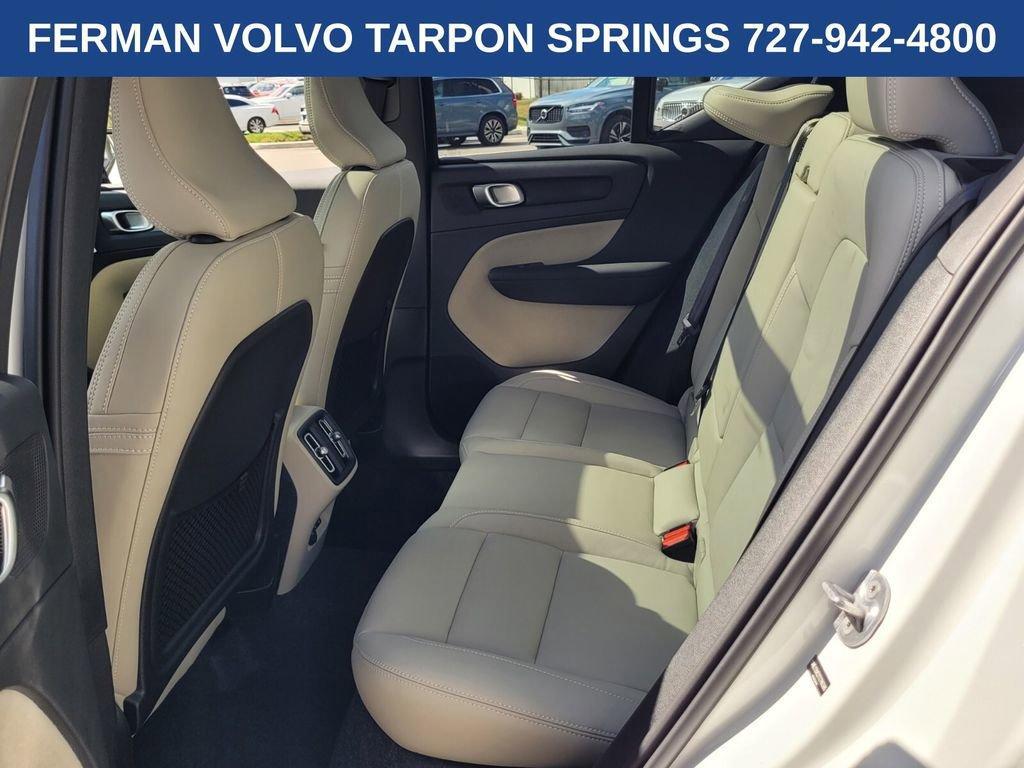 new 2026 Volvo XC40 car