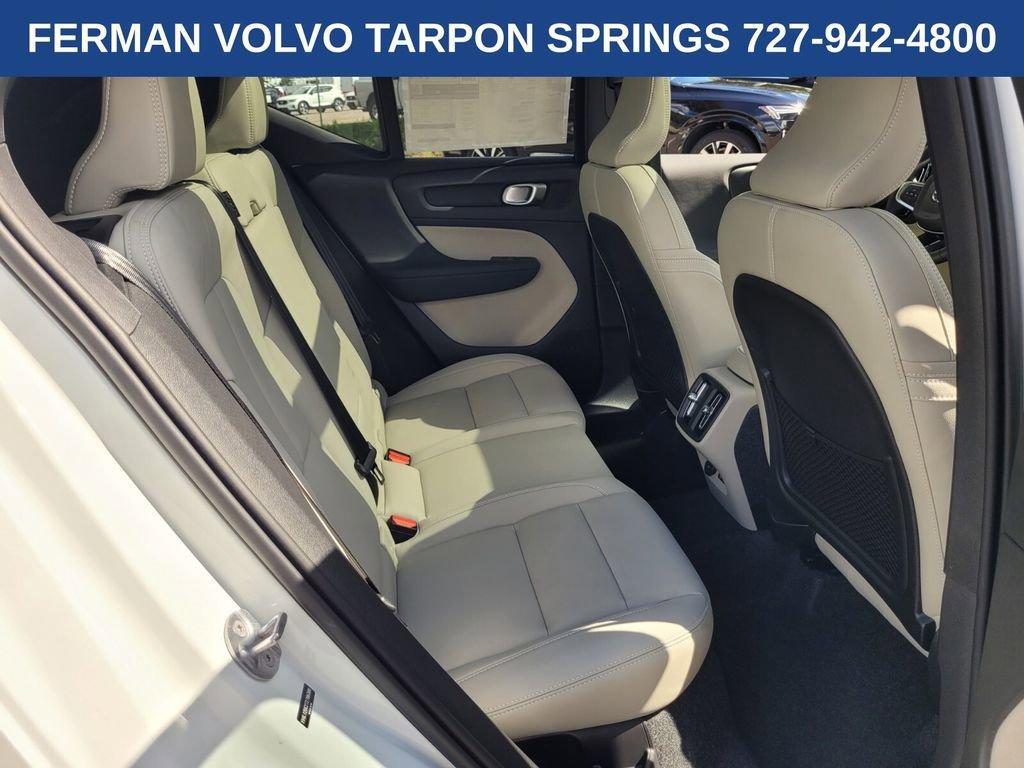 new 2026 Volvo XC40 car