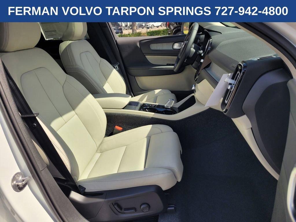 new 2026 Volvo XC40 car