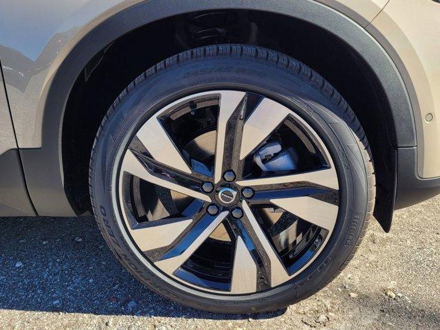 new 2025 Volvo XC40 car, priced at $51,000