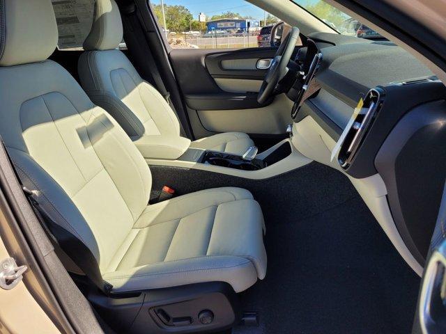 new 2025 Volvo XC40 car, priced at $51,000