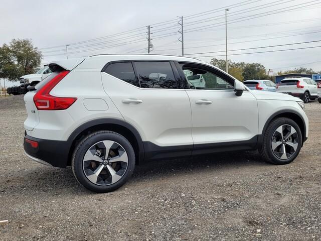 new 2025 Volvo XC40 car, priced at $44,845