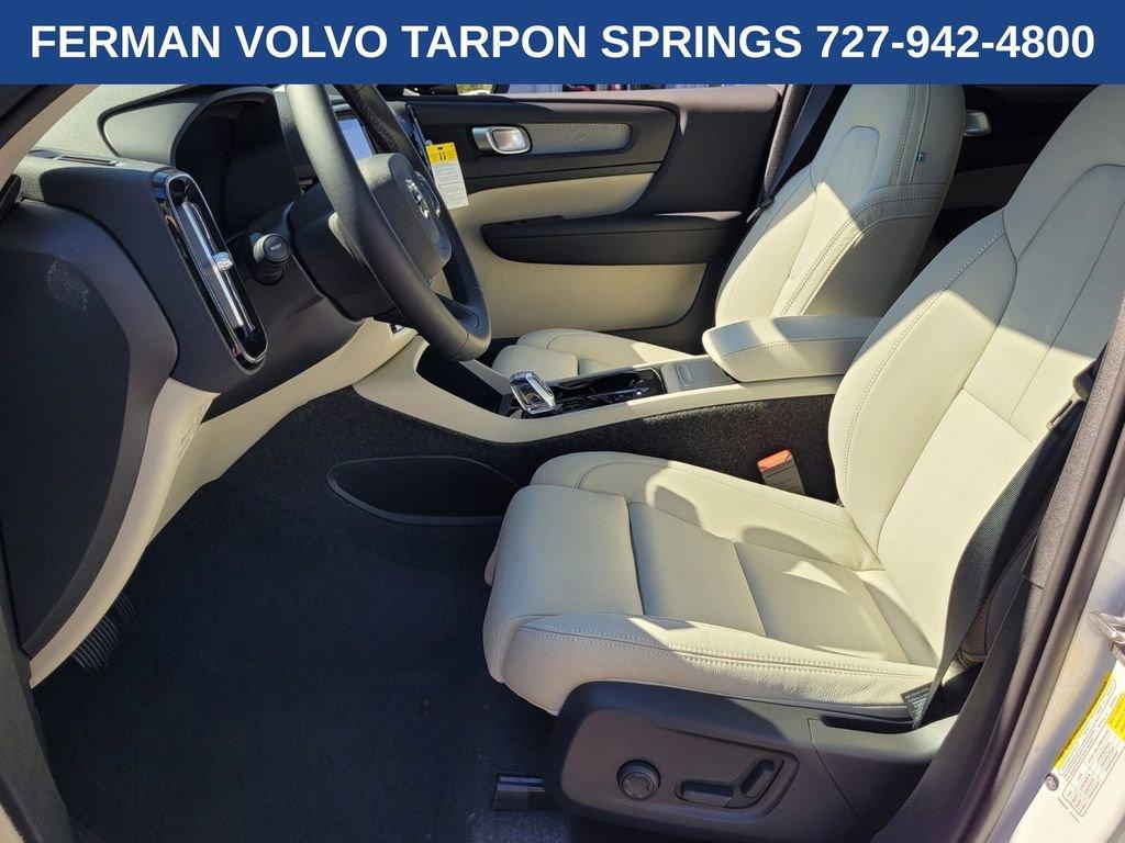 new 2026 Volvo XC40 car