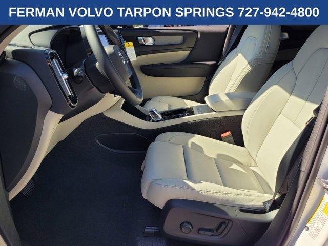 new 2026 Volvo XC40 car