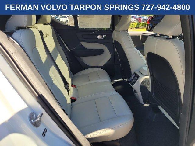 new 2026 Volvo XC40 car