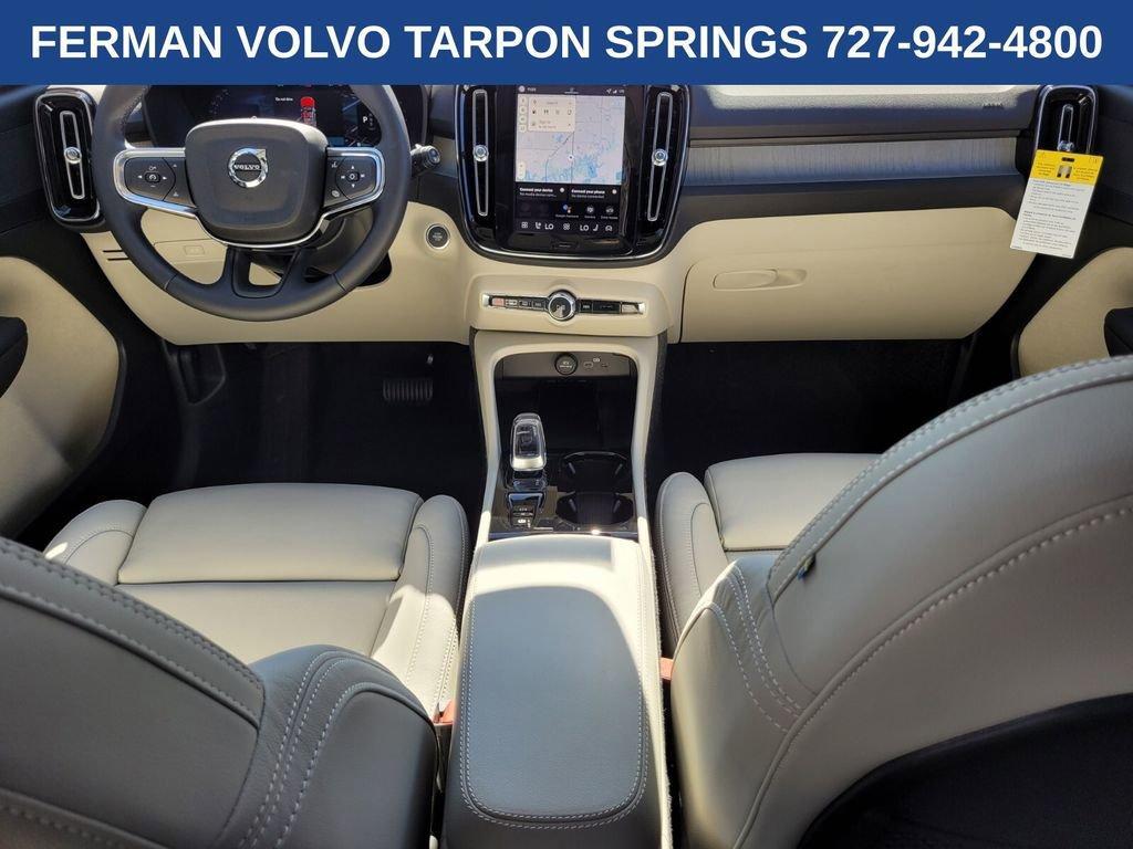 new 2026 Volvo XC40 car