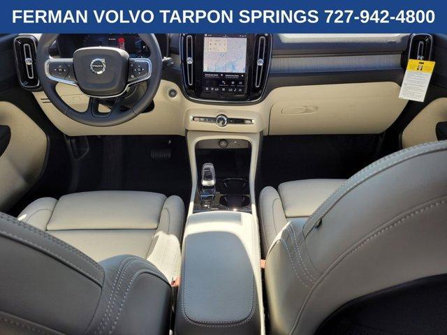 new 2026 Volvo XC40 car