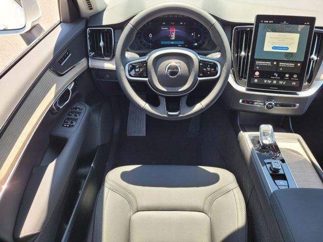 new 2025 Volvo XC90 car, priced at $61,045