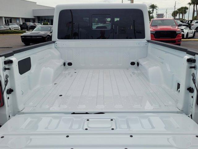 new 2025 Jeep Gladiator car, priced at $52,180