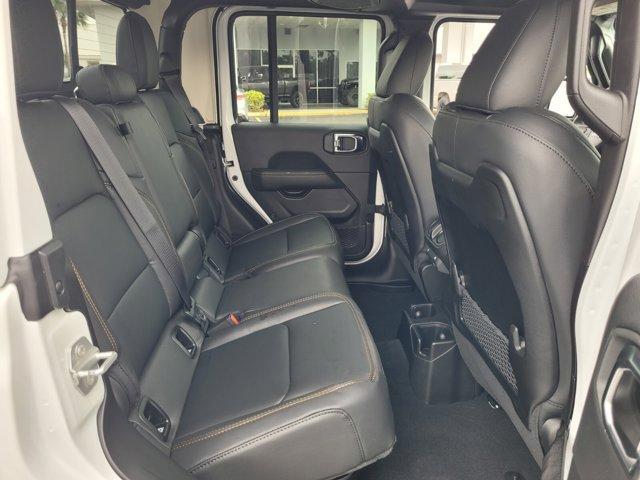 new 2025 Jeep Gladiator car, priced at $52,180