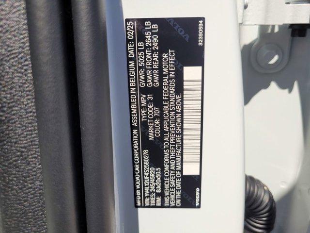 new 2025 Volvo XC40 car, priced at $51,015